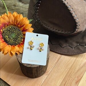 Bee Floral Eye Candy Los Angeles Earrings